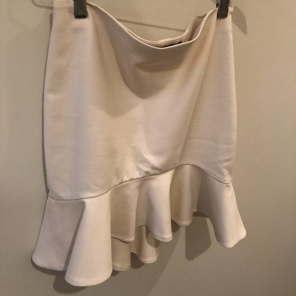 Zara skirt size 2 with ruffled bottom